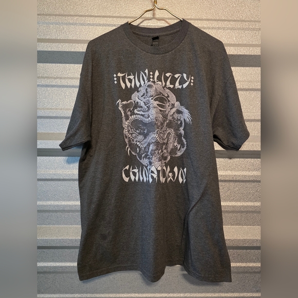 Gildan Other - Gray Graphic T-Shirt